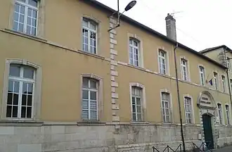 Façade du collège Amiral de Rigny à Toul, qui abrite les restes de l'ancienne abbaye de Saint Léon ( bâtiment conventuel, réfectoire, cuisine)
