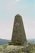 Borne frontière pyramidale no&nbsp;567 au site archéologique de Panissars