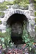 La fontaine.