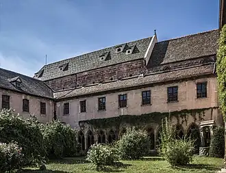 Musée Unterlinden (couvent des Unterlinden) (XIIIe) au no&nbsp;1&nbsp;Classé&nbsp;MH (1852)