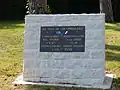 Stèle commémorative de la Cité suédoise (1998).