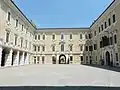 La cour intérieure du palais.