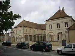 Vue depuis une rue.