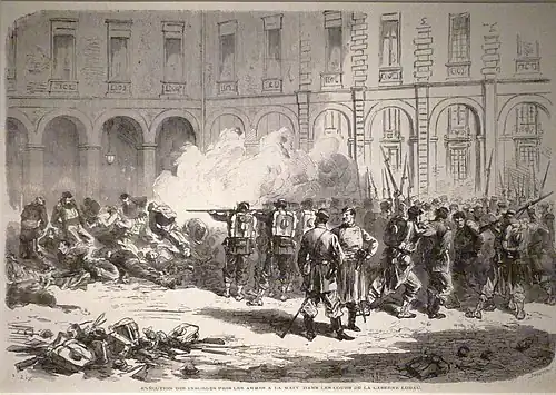 Communards fusillés par des soldats dans la cour d'une caserne.