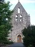 Le clocher-mur de l'église Sainte-Sabine.