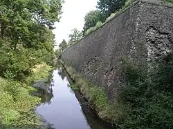 Les remparts.
