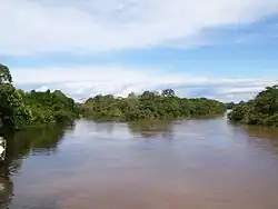 Confluent du río Bugres et du río Paraguay.
