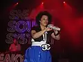 La chanteuse Connie Mitchell
