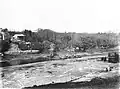 Le chantier de construction du viaduc métallique reliant Douarnenez à Tréboul (photo prise vers 1875) 1