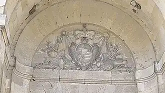 Fronton du porche.