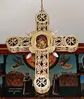 Croix avec la Vierge et l'Enfant.