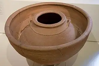 Rafraîchisseur à vin. Tirynthe, 2700-2200 av. J.-C.