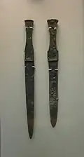 Épées courtes en alliage cuivreux, v. 1500-900 av. J.-C. provenant d'Ur et de Ninive. British Museum.