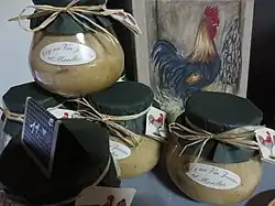 Coq au vin jaune.