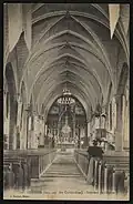 Intérieur de l'église paroissiale Saint-Pierre (carte postale).
