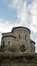 Chevet à trois absides.