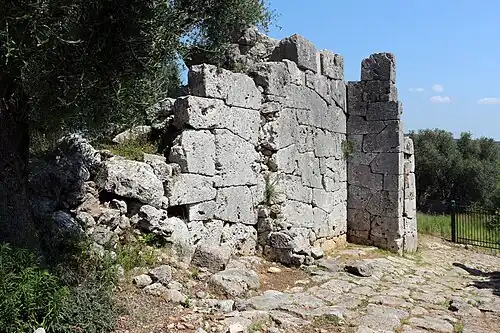 Une porte du mur de Cosa.