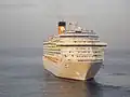 Le Costa Fortuna en manœuvre