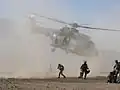 Cougar de l'armée espagnole avec des légionnaires du 2e&nbsp;régiment étranger d'infanterie en 2005.