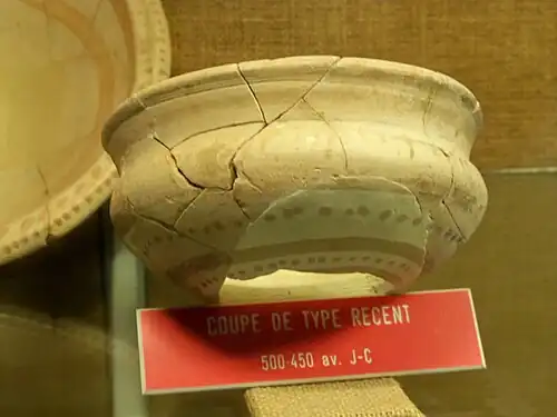 Coupe à vin de style récent (- 500 - 450)