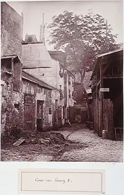 Cour du no&nbsp;8.