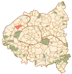Vue de la commune de Courbevoie en rouge sur la carte de Paris et de la « Petite Couronne ».