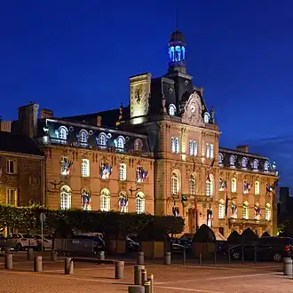 L'hôtel de ville.