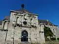Couvent des Ursulines en moellons de schistes tuffacés et granite blanc de l'Île-Grande.