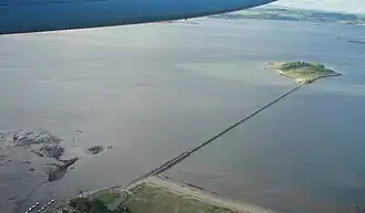 Vue aérienne de Cramond et de sa chaussée.