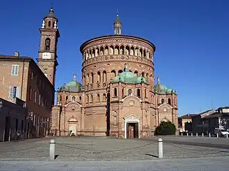 Façade de l'église de sainte Marie de la Croix.