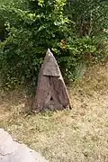 Stèle-maison en batière