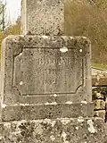 Socle de la Croix érigée en 1812 au Buisson-Roncin par François Bicornet, maire de Lalheue de 1798 à 1816 et de 1831 à 1835.