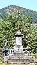 Une croix.