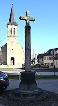 Une croix.