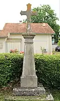 Une croix.