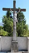 Une croix de Lau.