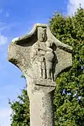 La croix de Rougentin : partie sommitale (Vierge à l'Enfant).