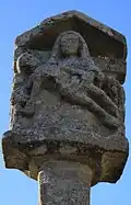 Croix de cimetière de Brech (partie sommitale) : piétà.
