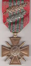 Croix de guerre 1939-1945 avec deux palmes.