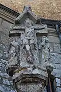 Croix du cimetière : partie sommitale (Christ en croix).