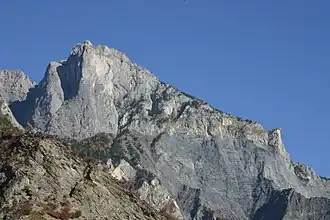Vue de la face orientale de la Croix des Têtes.