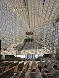 Vue latérale avec l'une des tribunes.