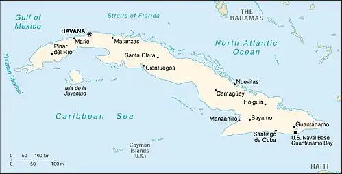 Carte de Cuba blanche sur fond bleu