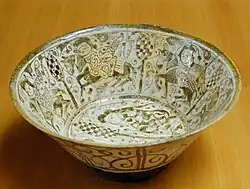 Coupe à décor de cavaliers, vers 1180-1220, Musée des beaux-arts de Lyon.