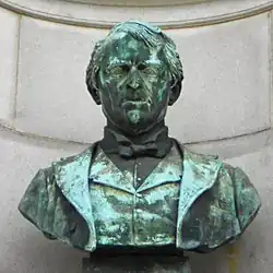 Buste d'Andrew Gregg Curtin (1912), Arc commémoratif de Smith, Philadelphie, Pennsylvanie.