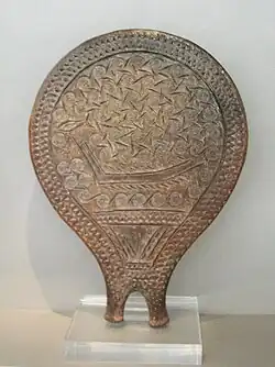 « Poêle à frire » trouvée à Chalandrianí sur l'île de Syros (2800-2300 av. J.-C.)