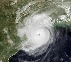 Cyclone tropical 05B (Orissa) au moment de toucher terre avec une intensité 4