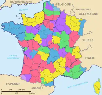 Disparition des provinces d'Ancien Régime (en couleur) au profit des départements (limites en noir) (1789).