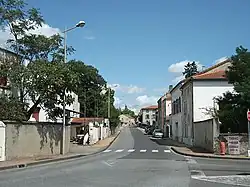 La route départementale 1093 traversant le village