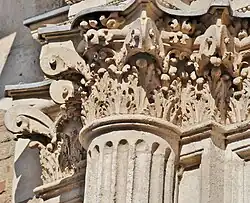 Chapiteau corinthien à l'église de la Dalbade.